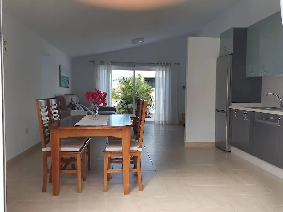 Апартаменты Casa Sandra, Private Saltwater Pool And Garden Такоронте Испания